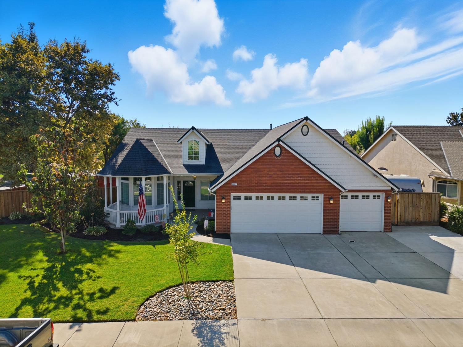 1109 W Cinnamon Ave, Hanford, CA 93230