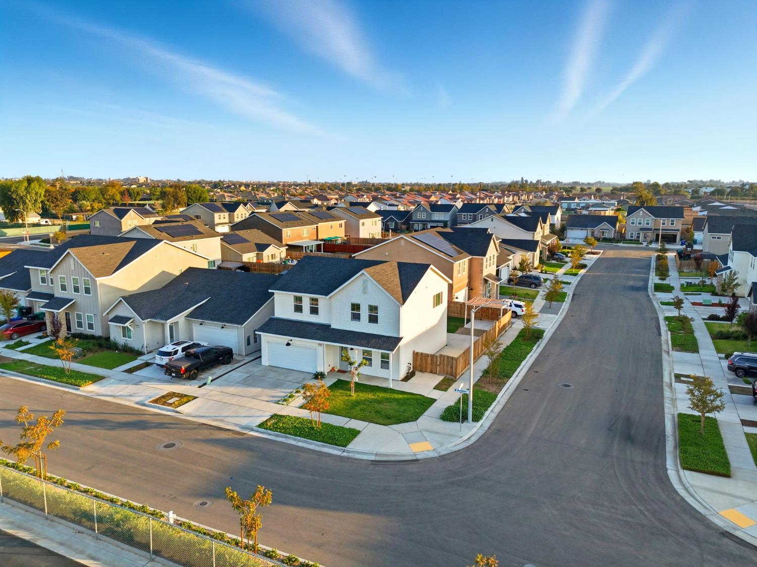 2459 W Hampton Dr, Hanford, CA 93230