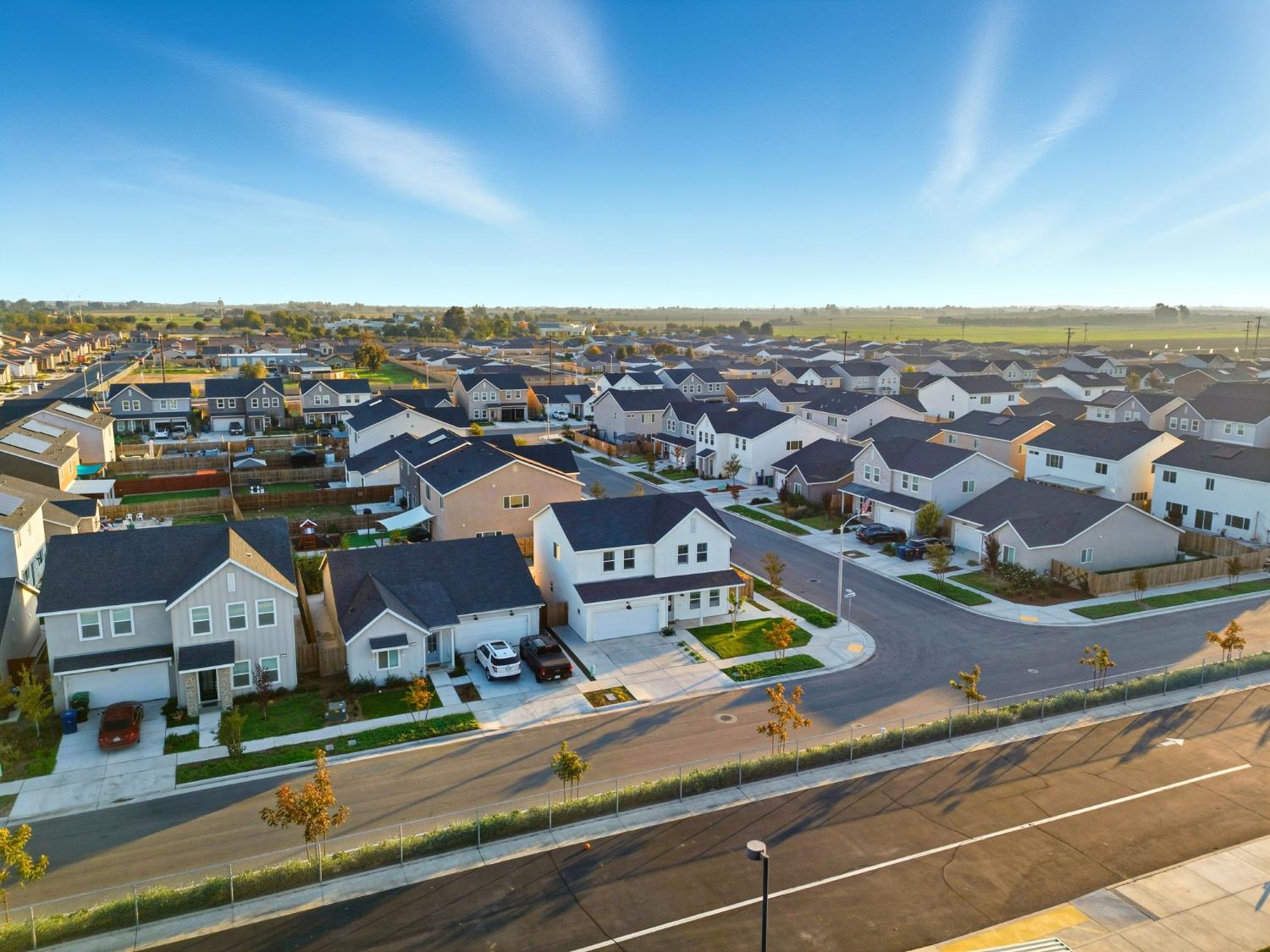 2459 W Hampton Dr, Hanford, CA 93230