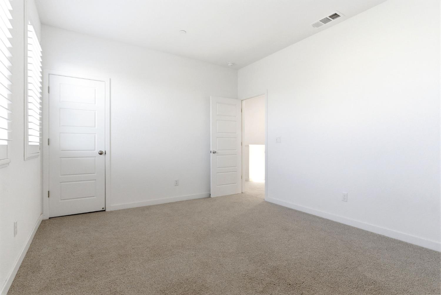 2459 W Hampton Dr, Hanford, CA 93230