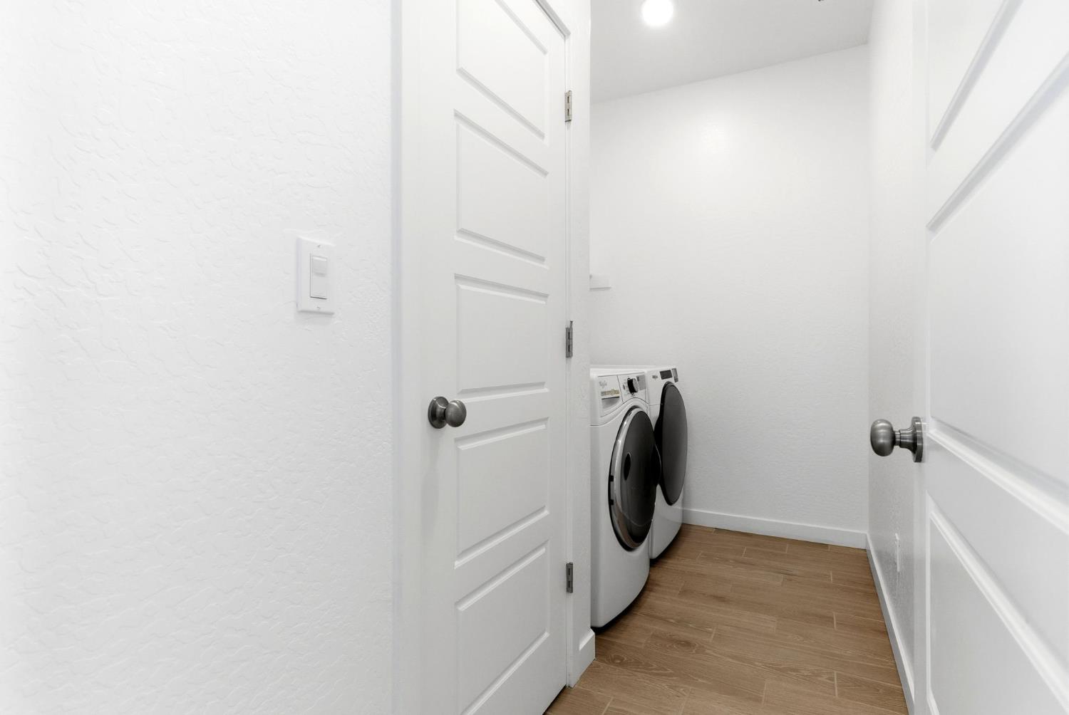 2459 W Hampton Dr, Hanford, CA 93230