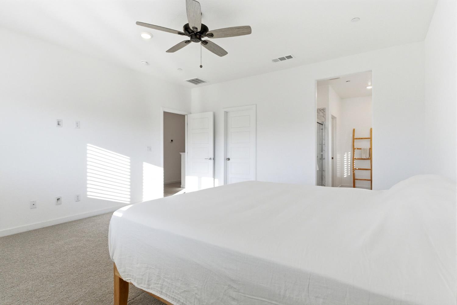 2459 W Hampton Dr, Hanford, CA 93230