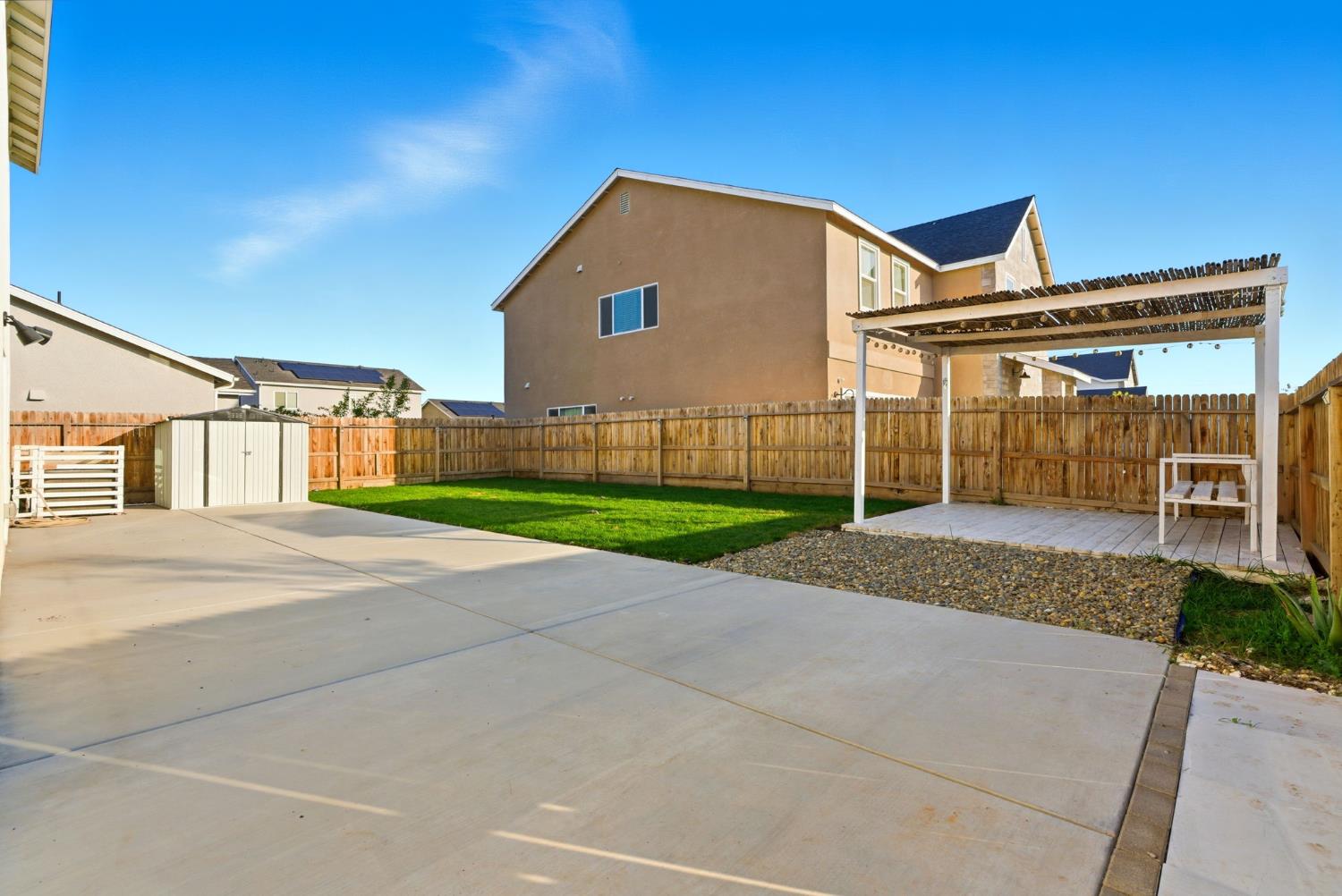 2459 W Hampton Dr, Hanford, CA 93230