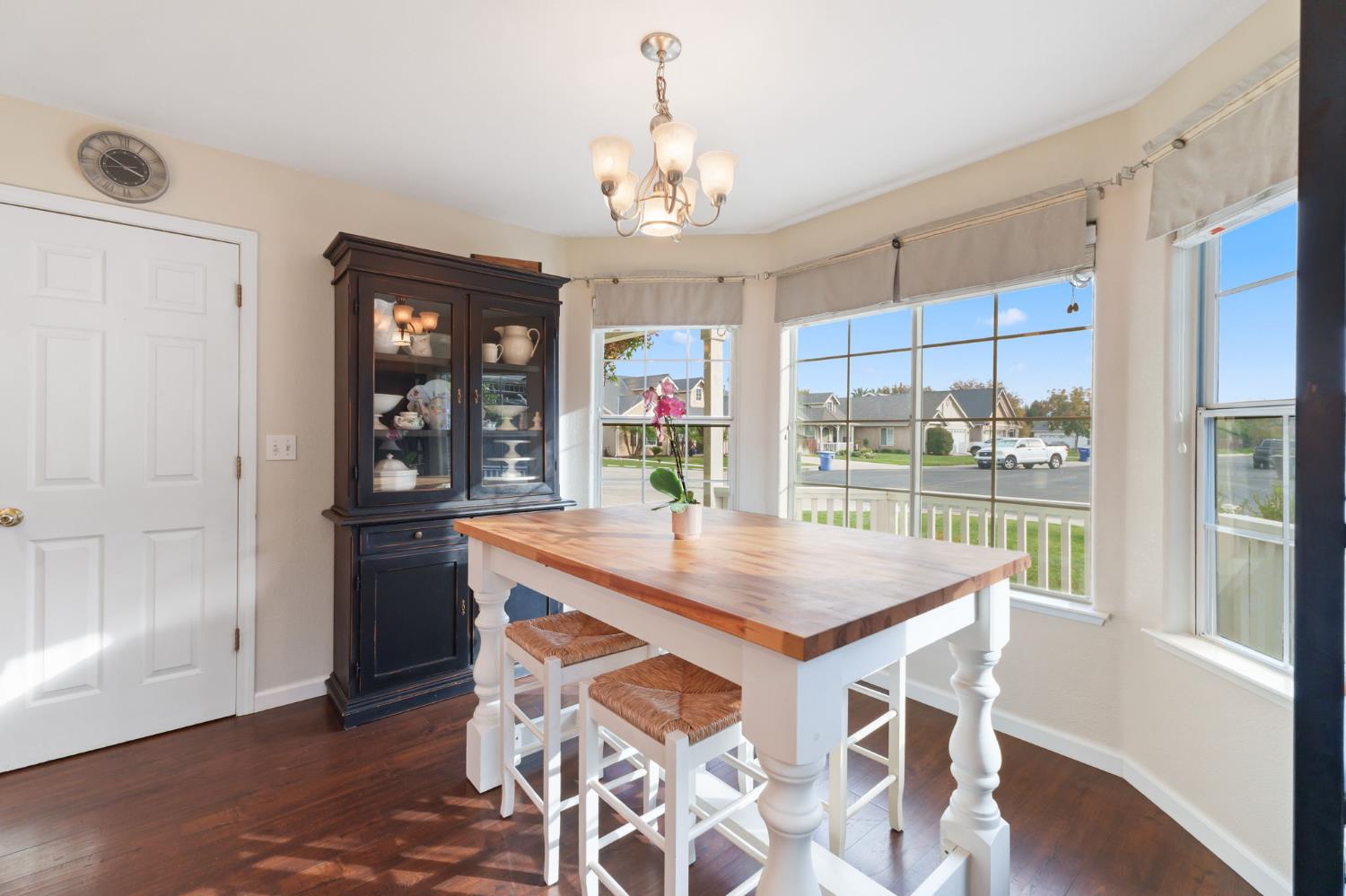 3150 N Madison Way, Hanford, CA 93230