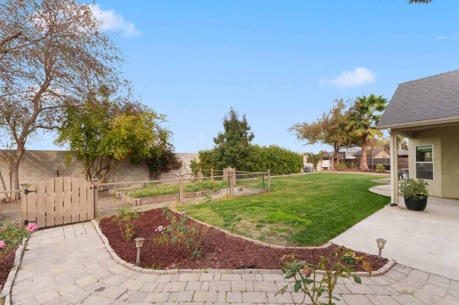 3150 N Madison Way, Hanford, CA 93230