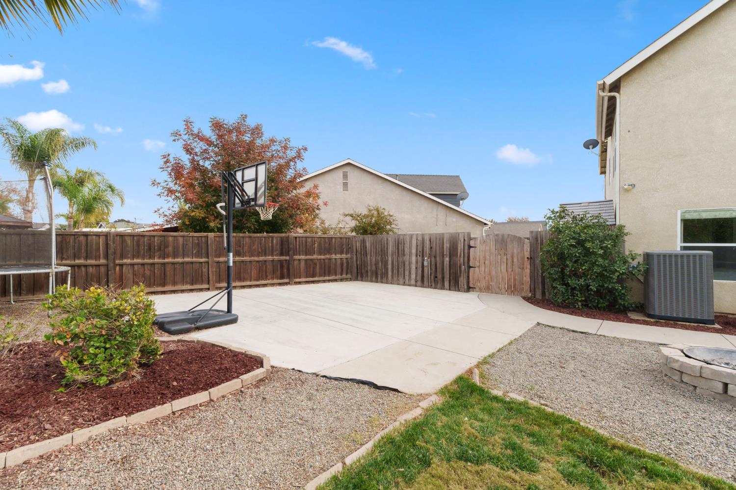 3150 N Madison Way, Hanford, CA 93230