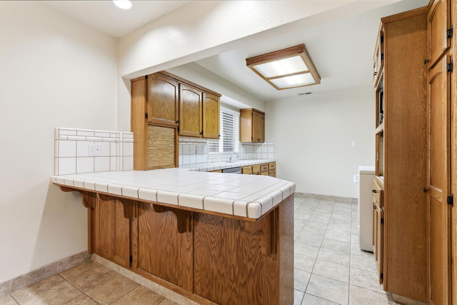 244 E Earl Way, Hanford, CA 93230