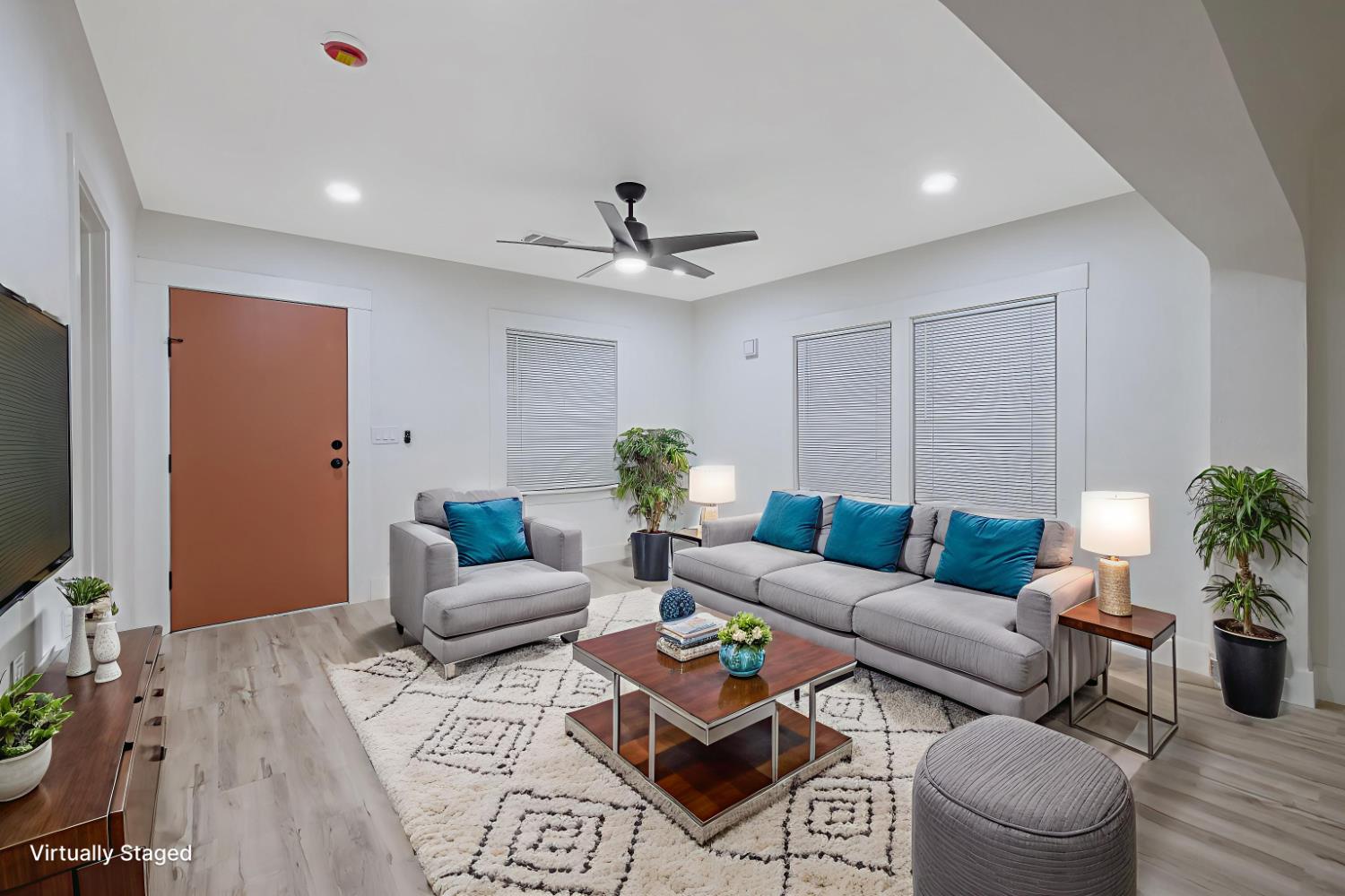 1402 Middleton St, Hanford, CA 93230