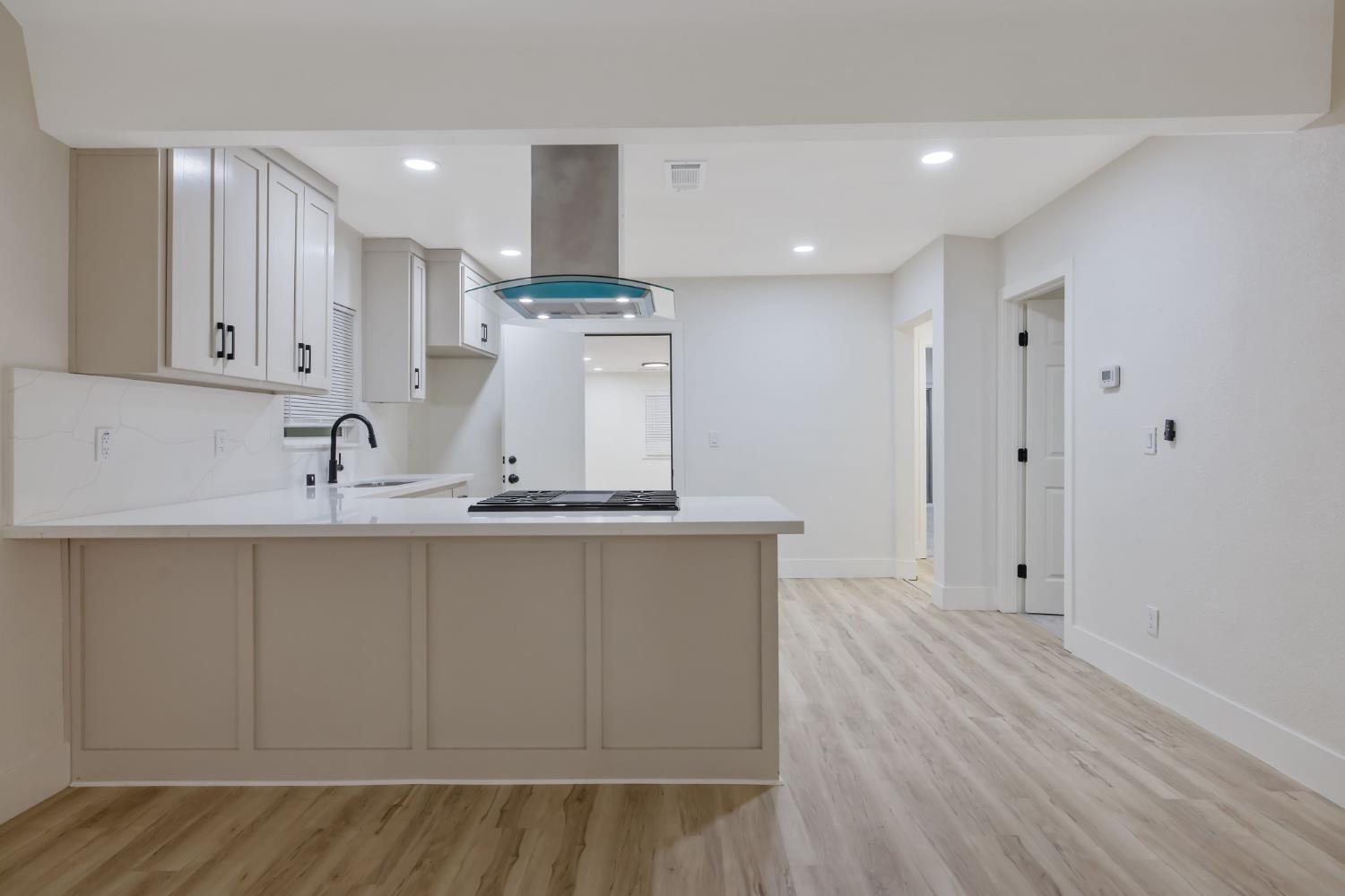 1402 Middleton St, Hanford, CA 93230