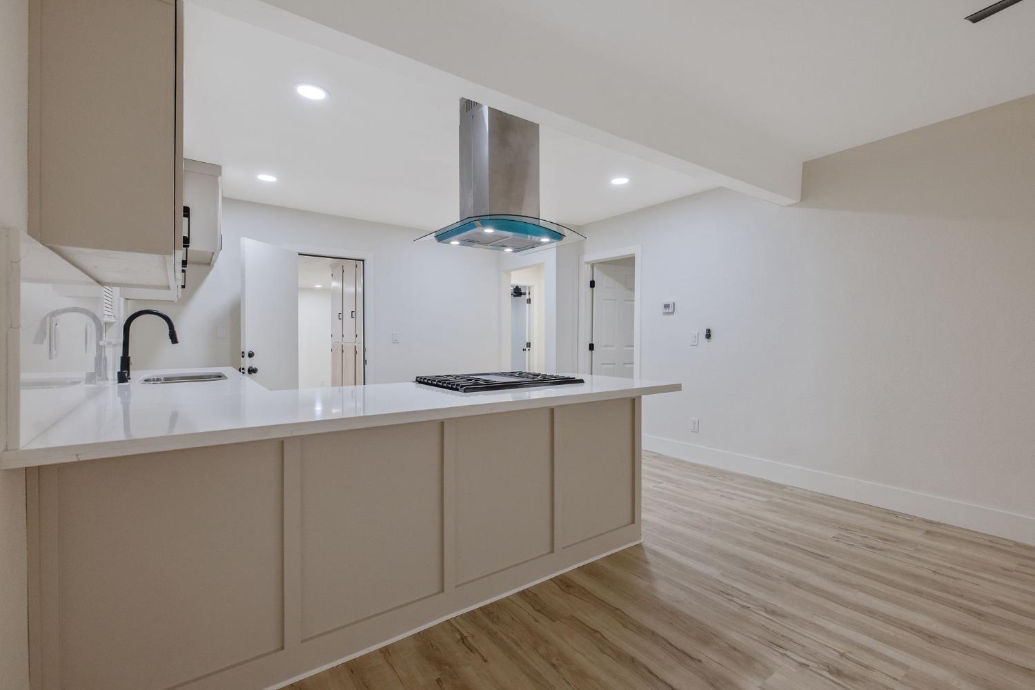 1402 Middleton St, Hanford, CA 93230