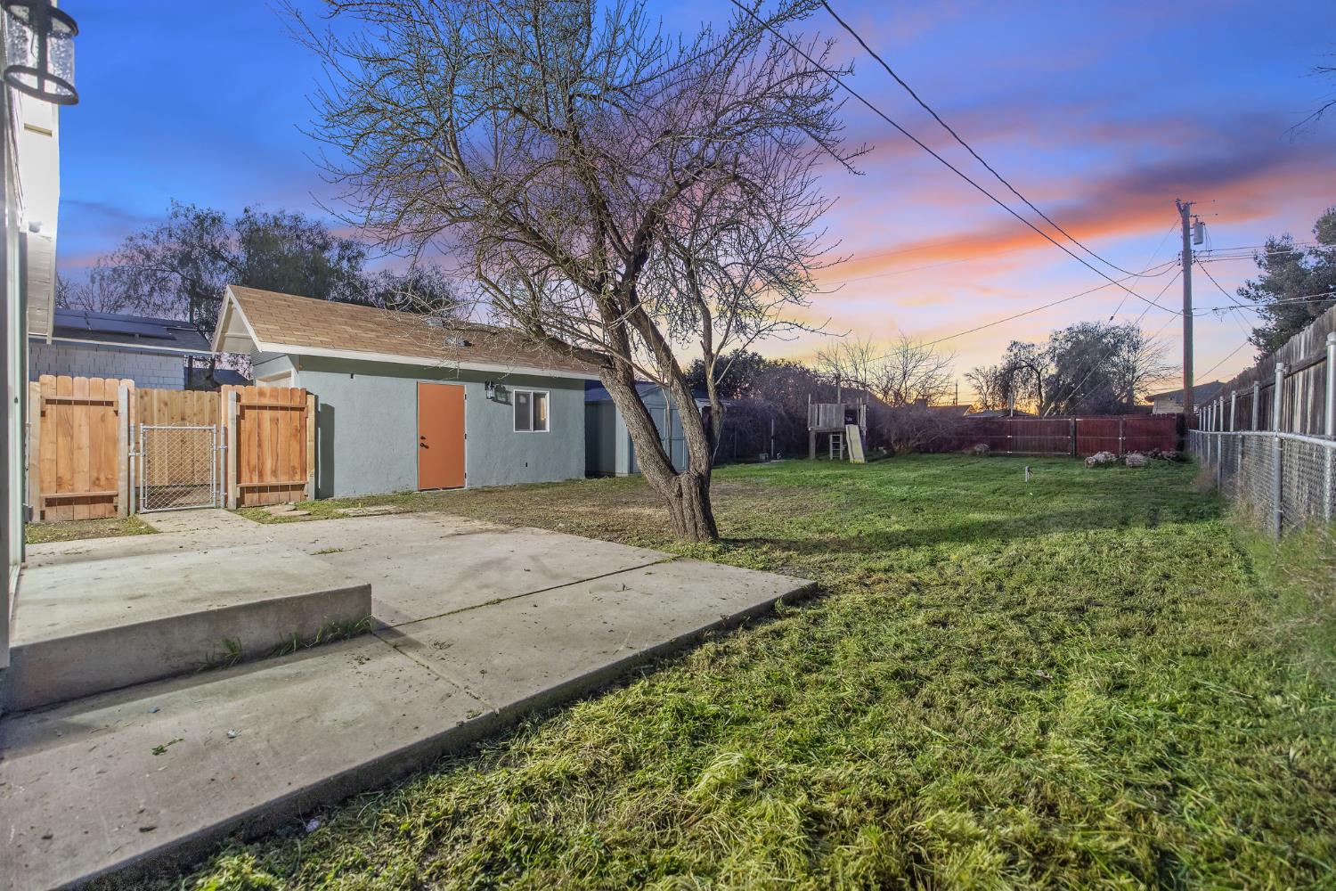 1402 Middleton St, Hanford, CA 93230