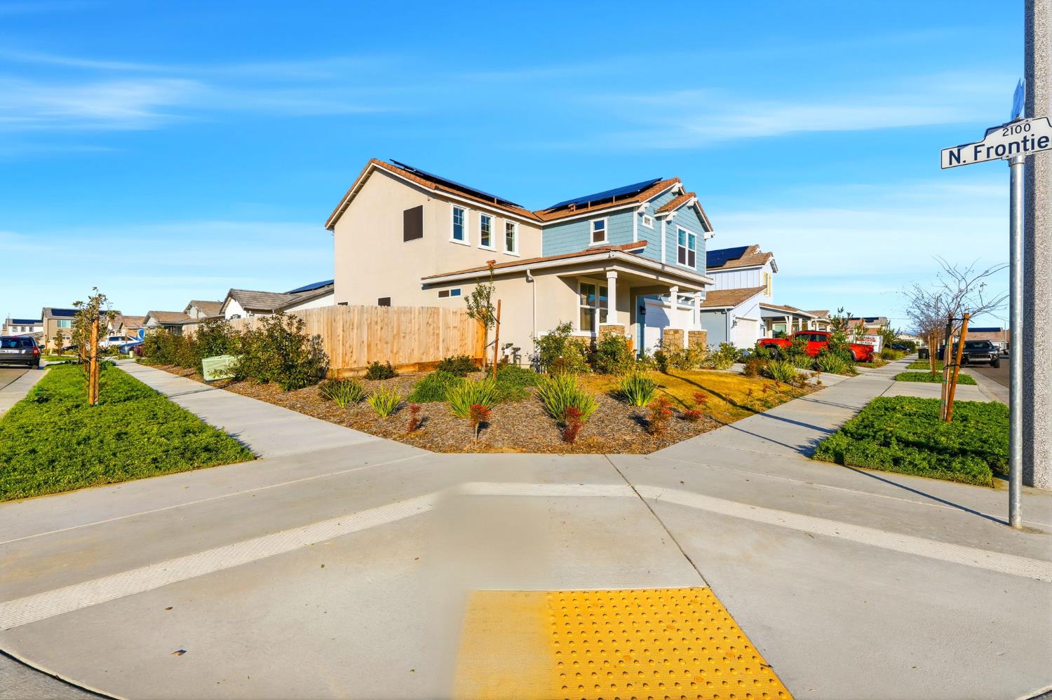 2566 Muscat Ct, Hanford, CA 93230