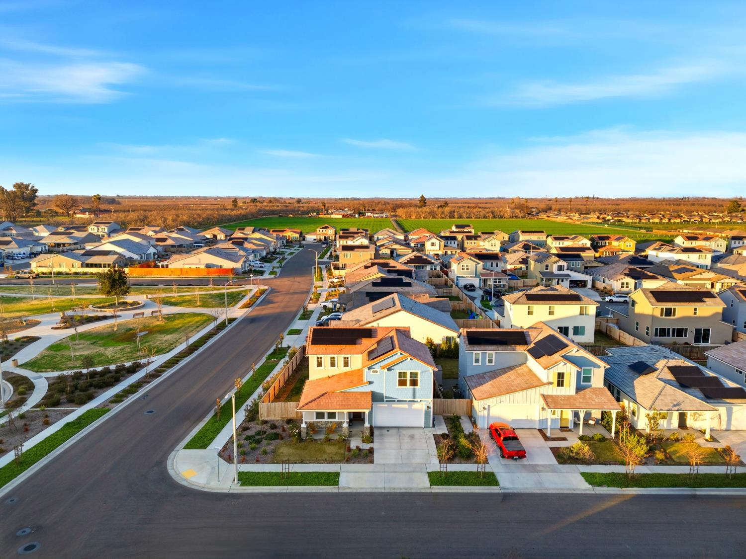 2566 Muscat Ct, Hanford, CA 93230