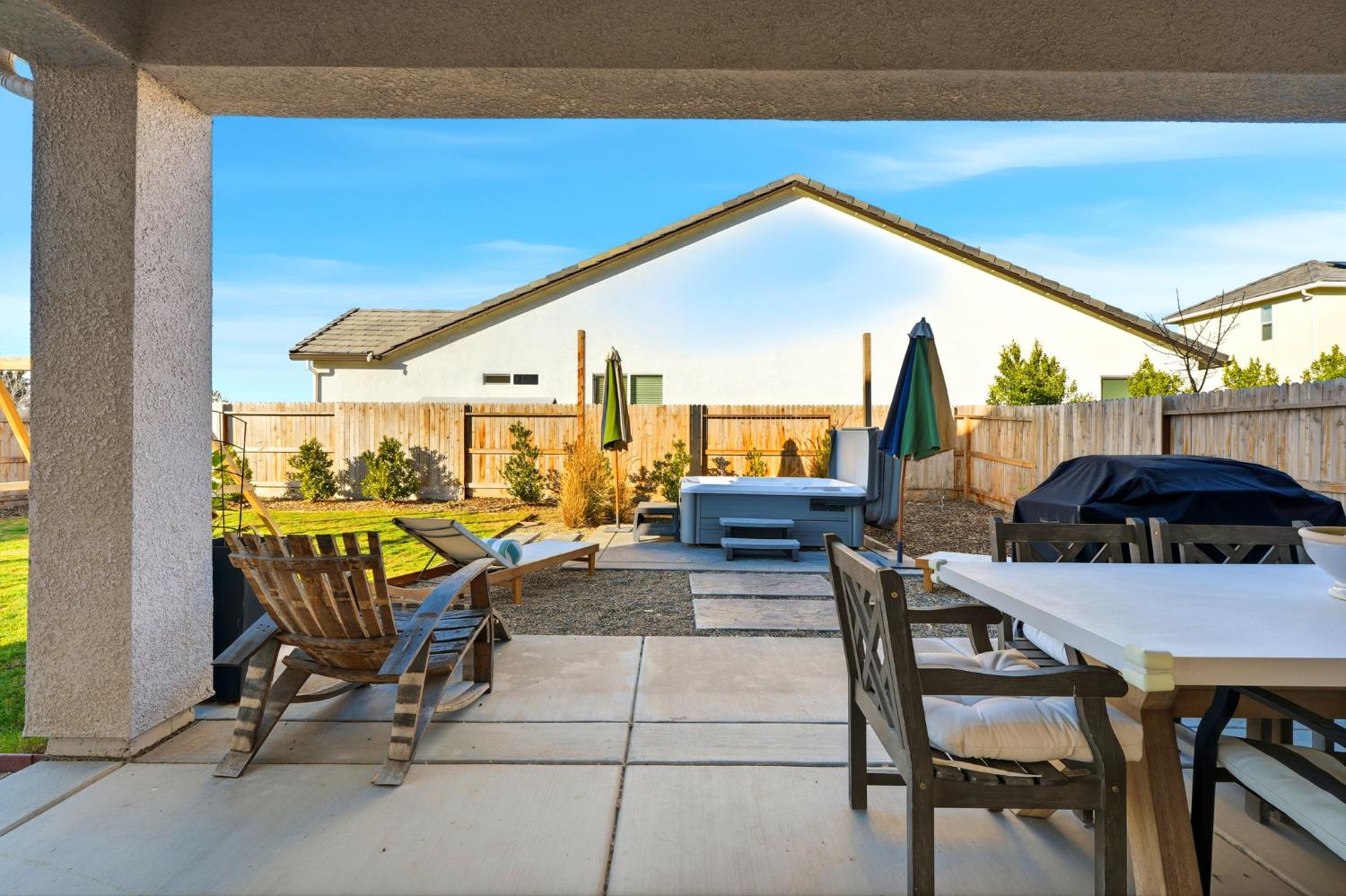 2566 Muscat Ct, Hanford, CA 93230