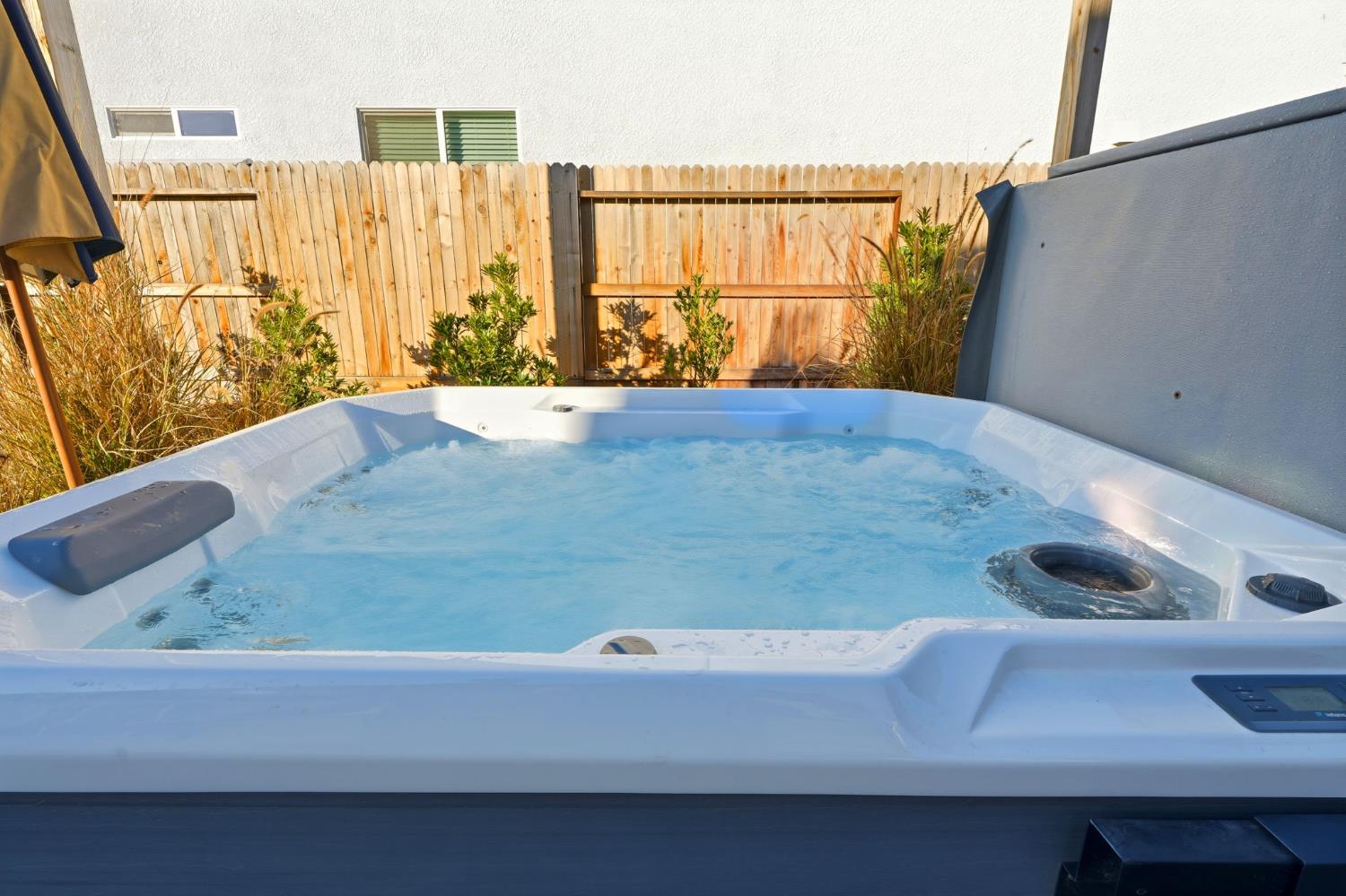 2566 Muscat Ct, Hanford, CA 93230