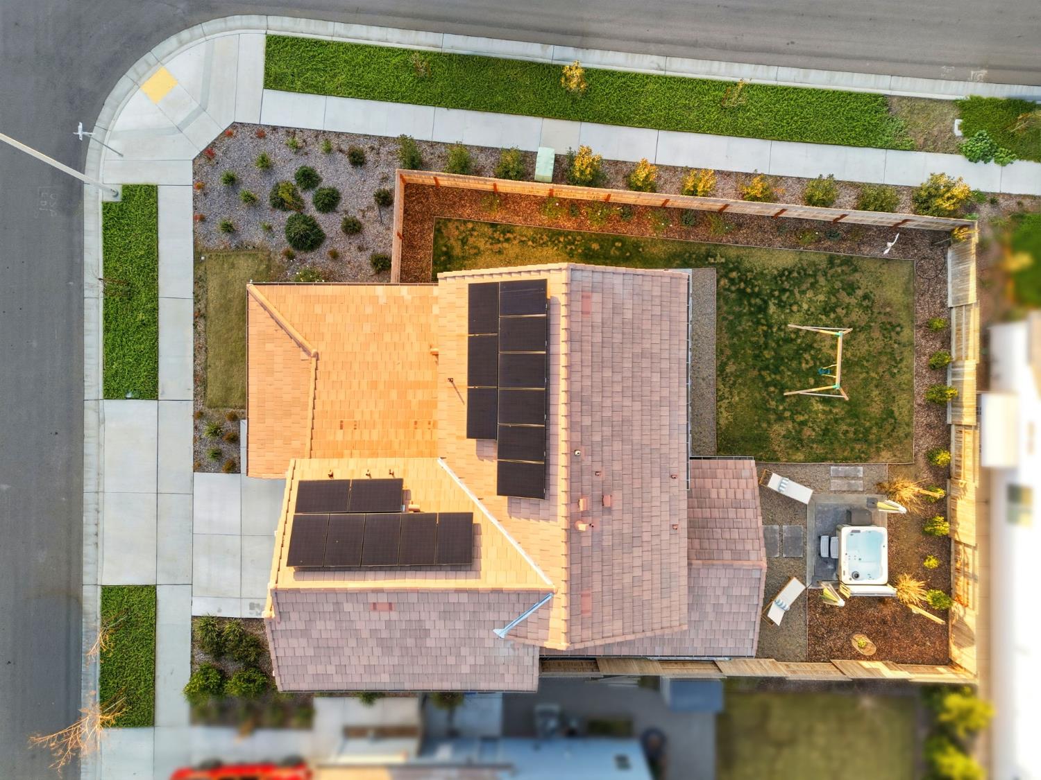 2566 Muscat Ct, Hanford, CA 93230