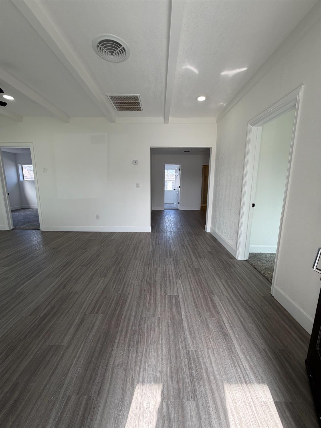 122 E 11Th St, Hanford, CA 93230