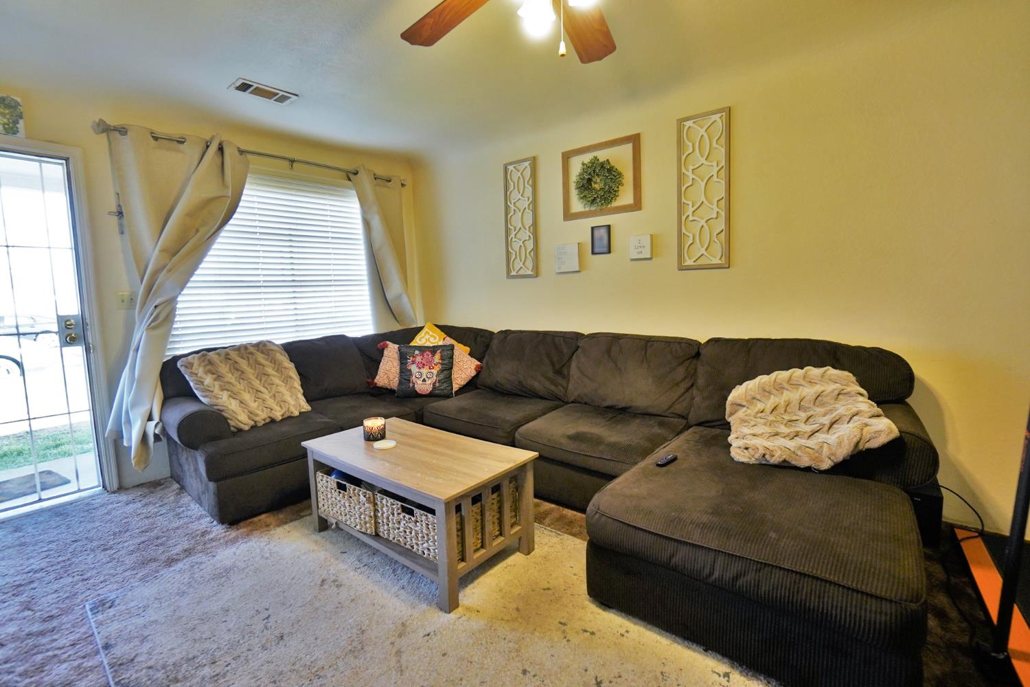 605 E Myrtle St, Hanford, CA 93230