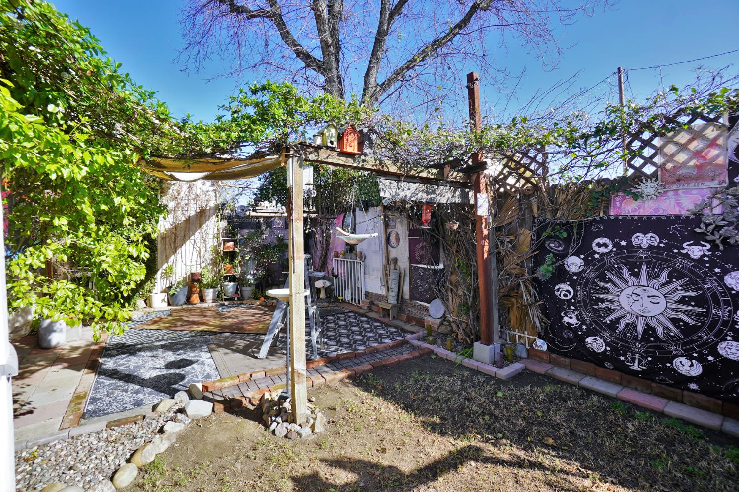 325 Neville St, Hanford, CA 93230