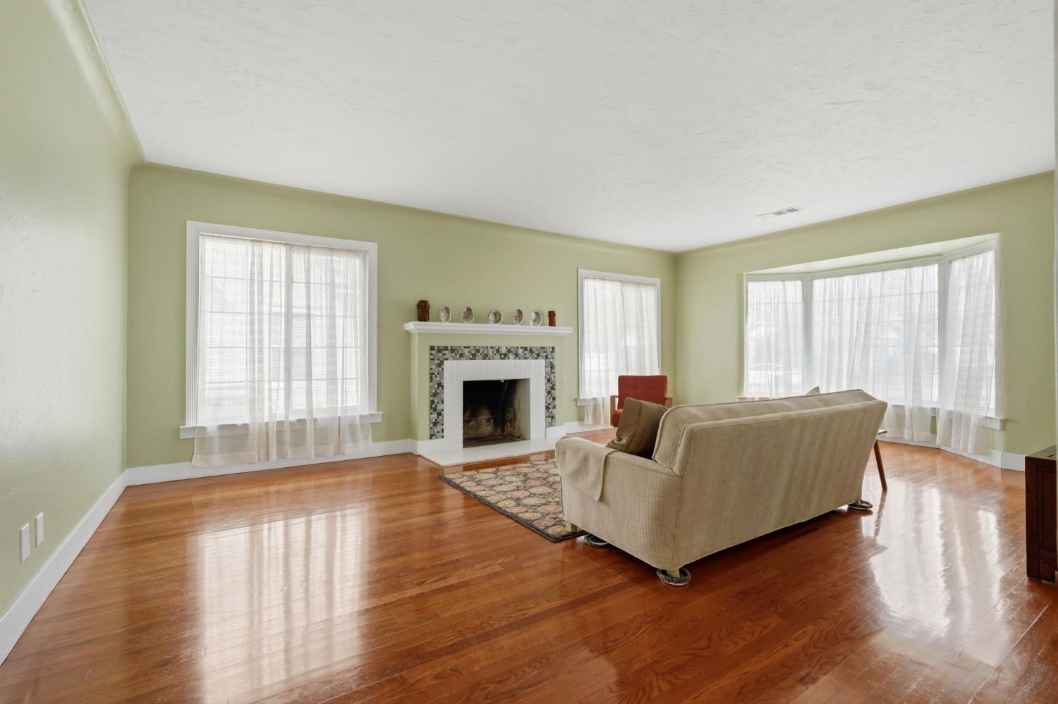 1647 N Harrison Ave, Fresno, CA 93704