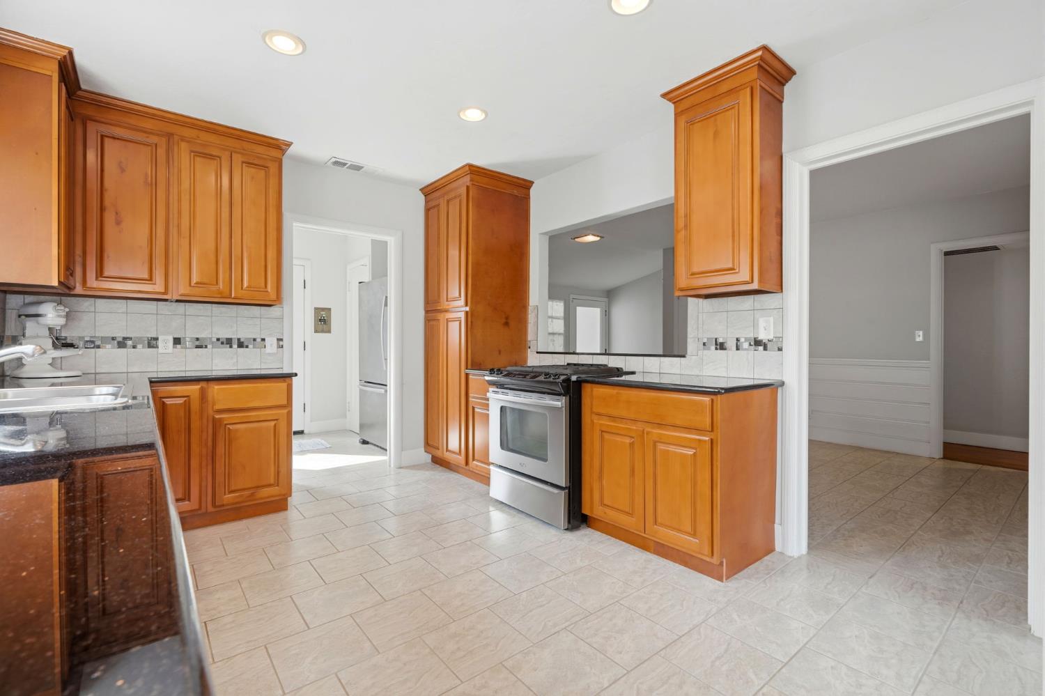 1647 N Harrison Ave, Fresno, CA 93704