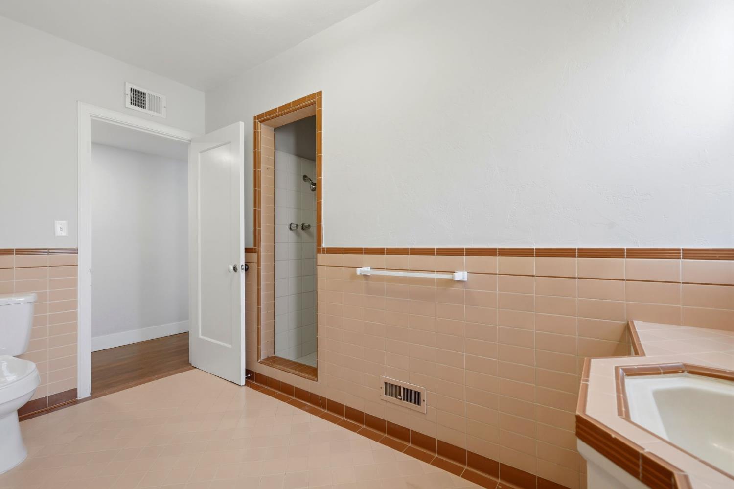 1647 N Harrison Ave, Fresno, CA 93704