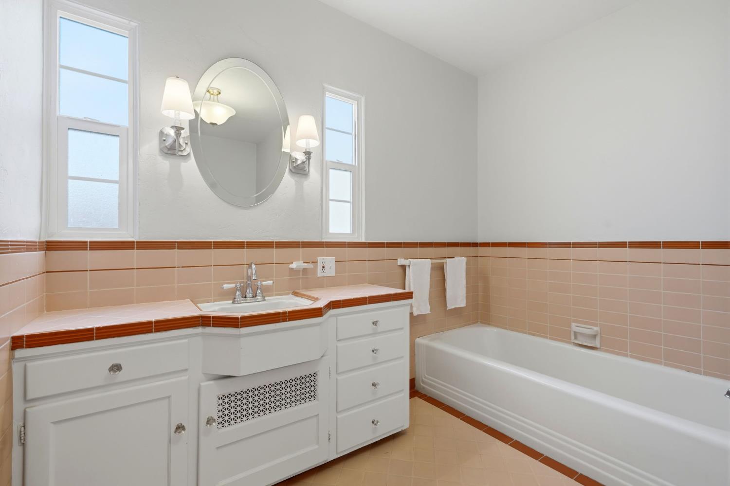 1647 N Harrison Ave, Fresno, CA 93704