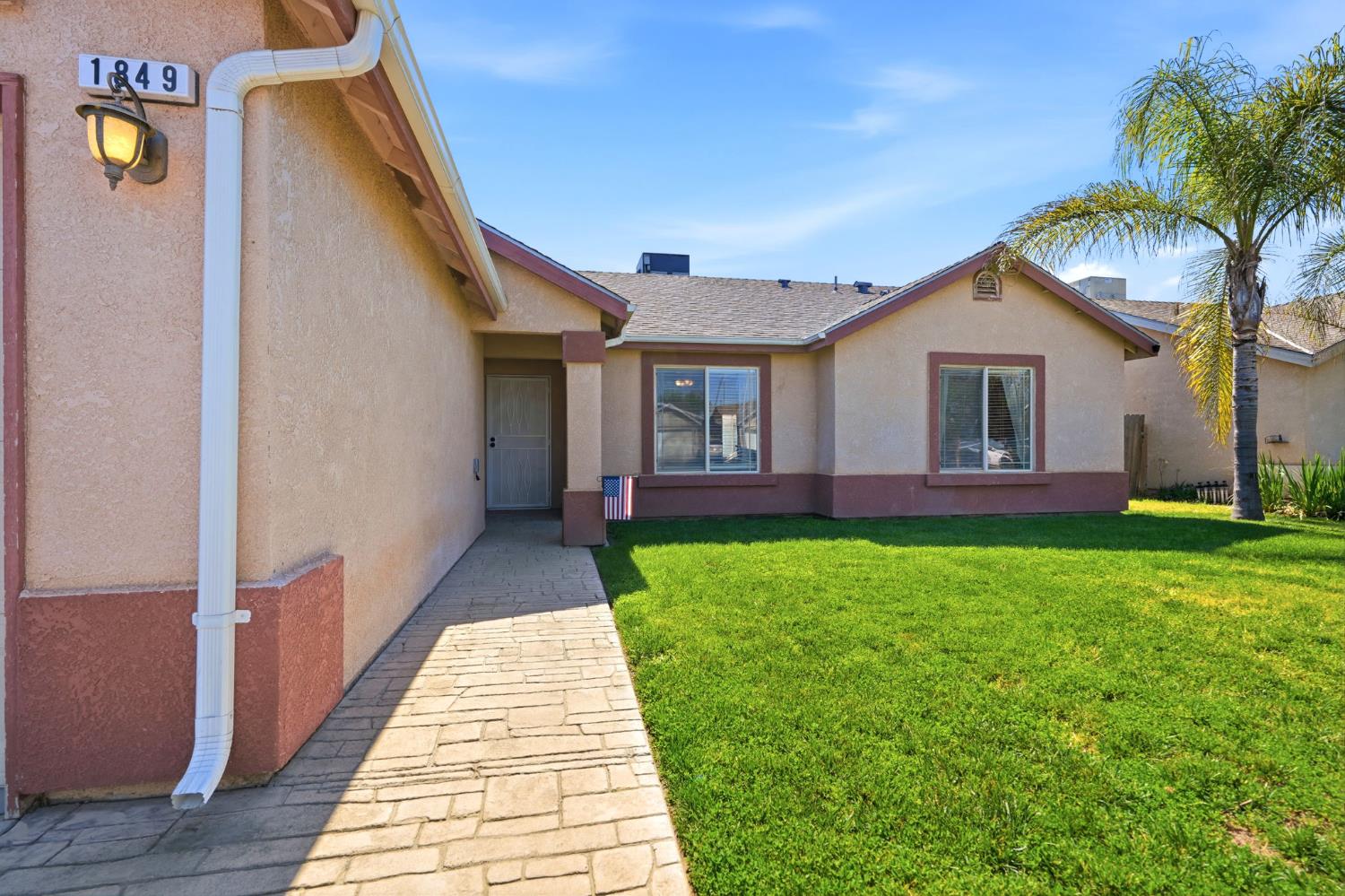 1849 W Spring Crest St, Hanford, CA 93230