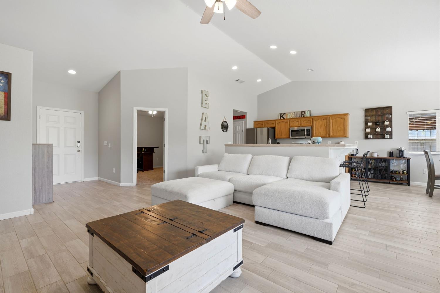 1849 W Spring Crest St, Hanford, CA 93230