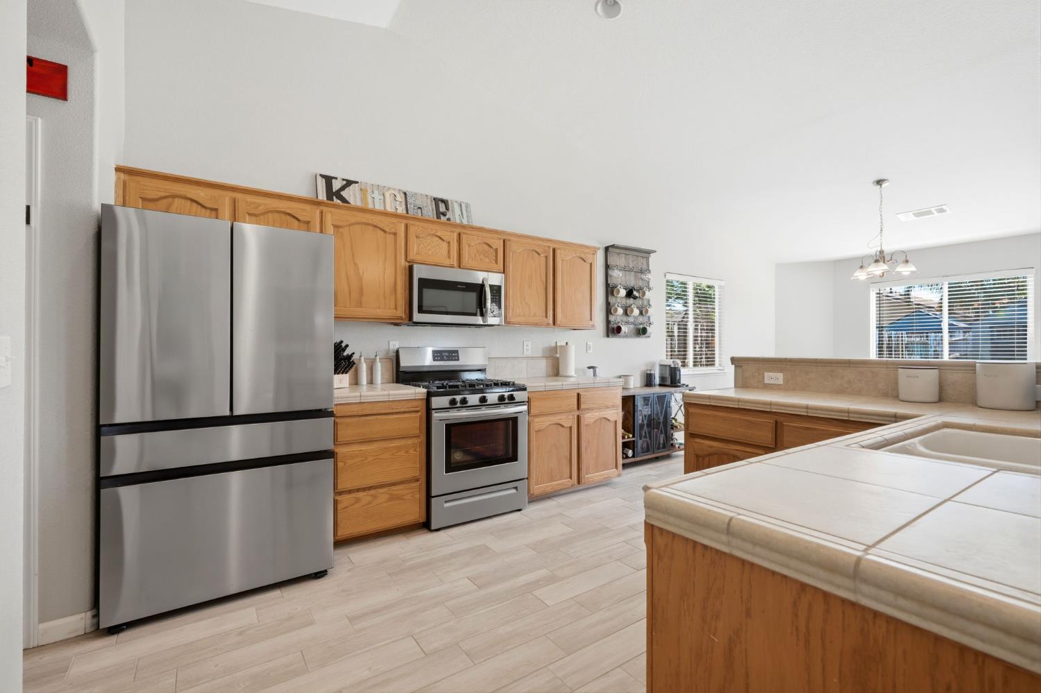 1849 W Spring Crest St, Hanford, CA 93230