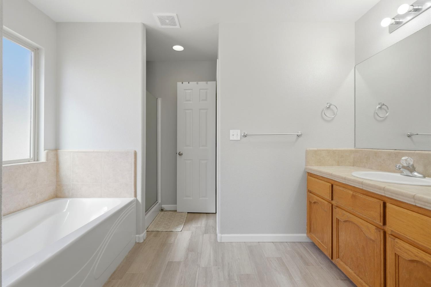 1849 W Spring Crest St, Hanford, CA 93230