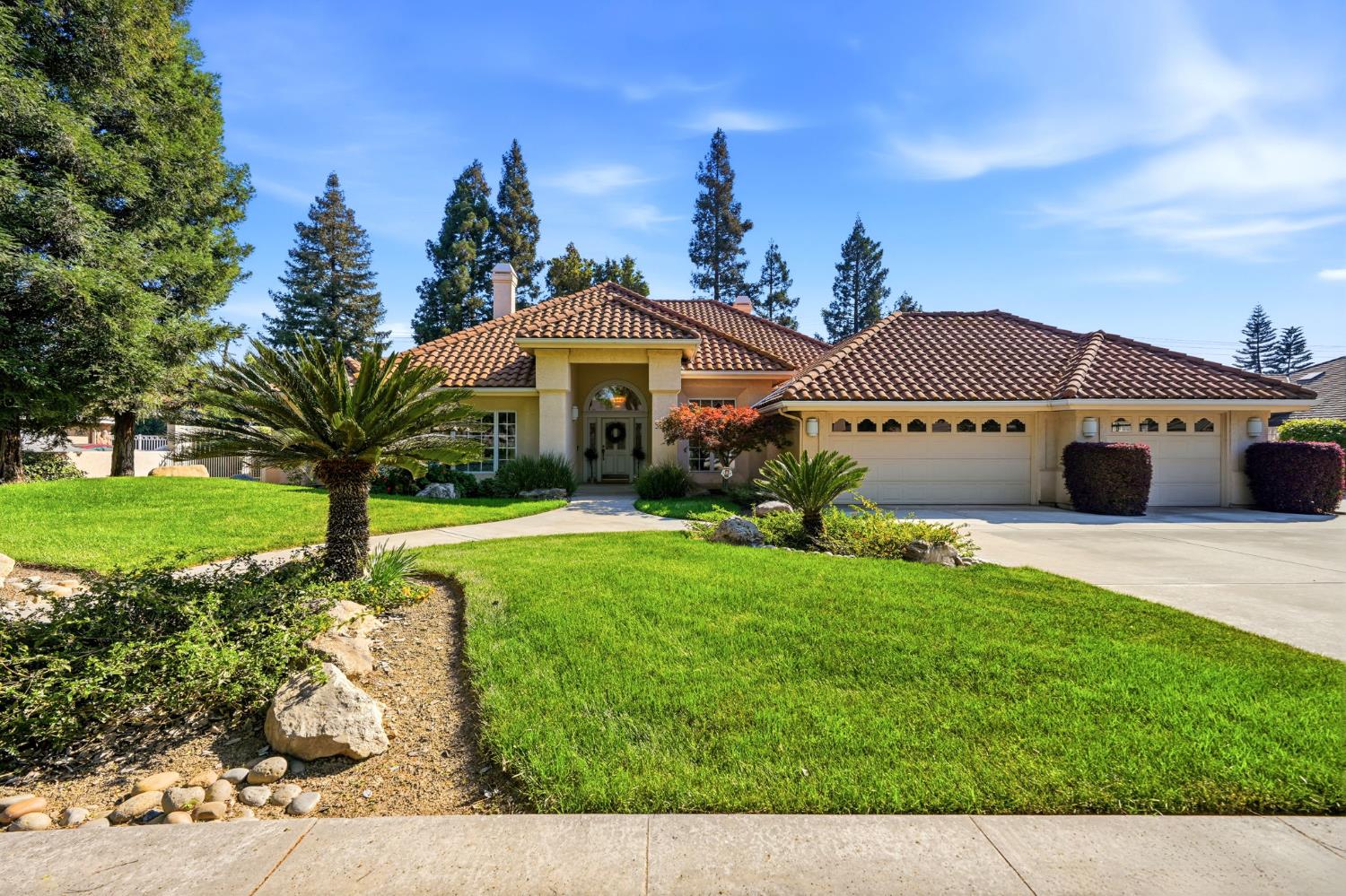 3403 E Vassar Ct, Visalia, CA 93292