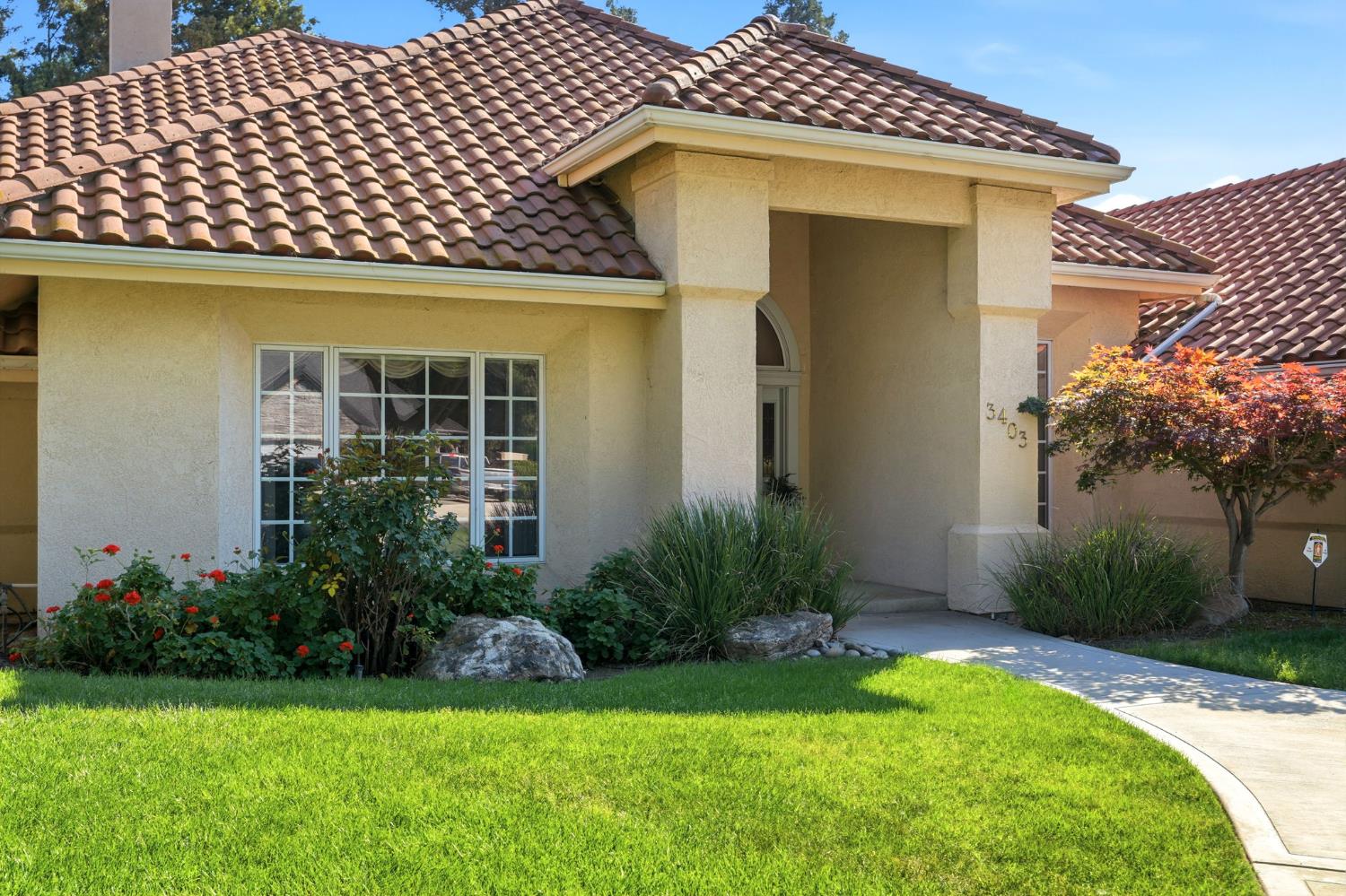 3403 E Vassar Ct, Visalia, CA 93292