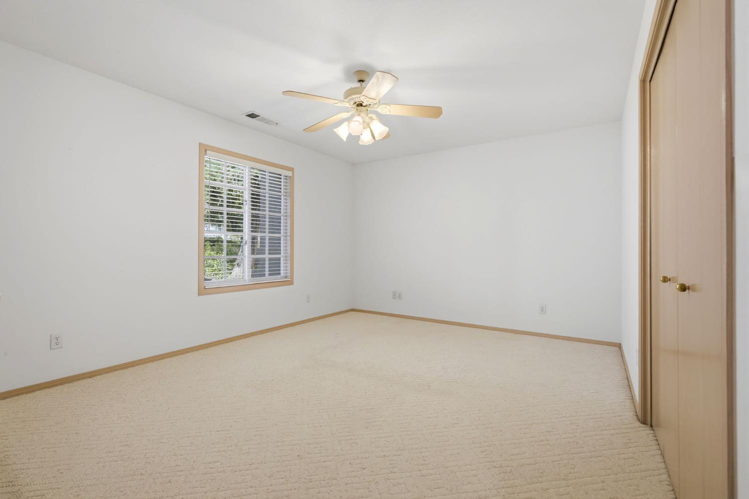 3403 E Vassar Ct, Visalia, CA 93292