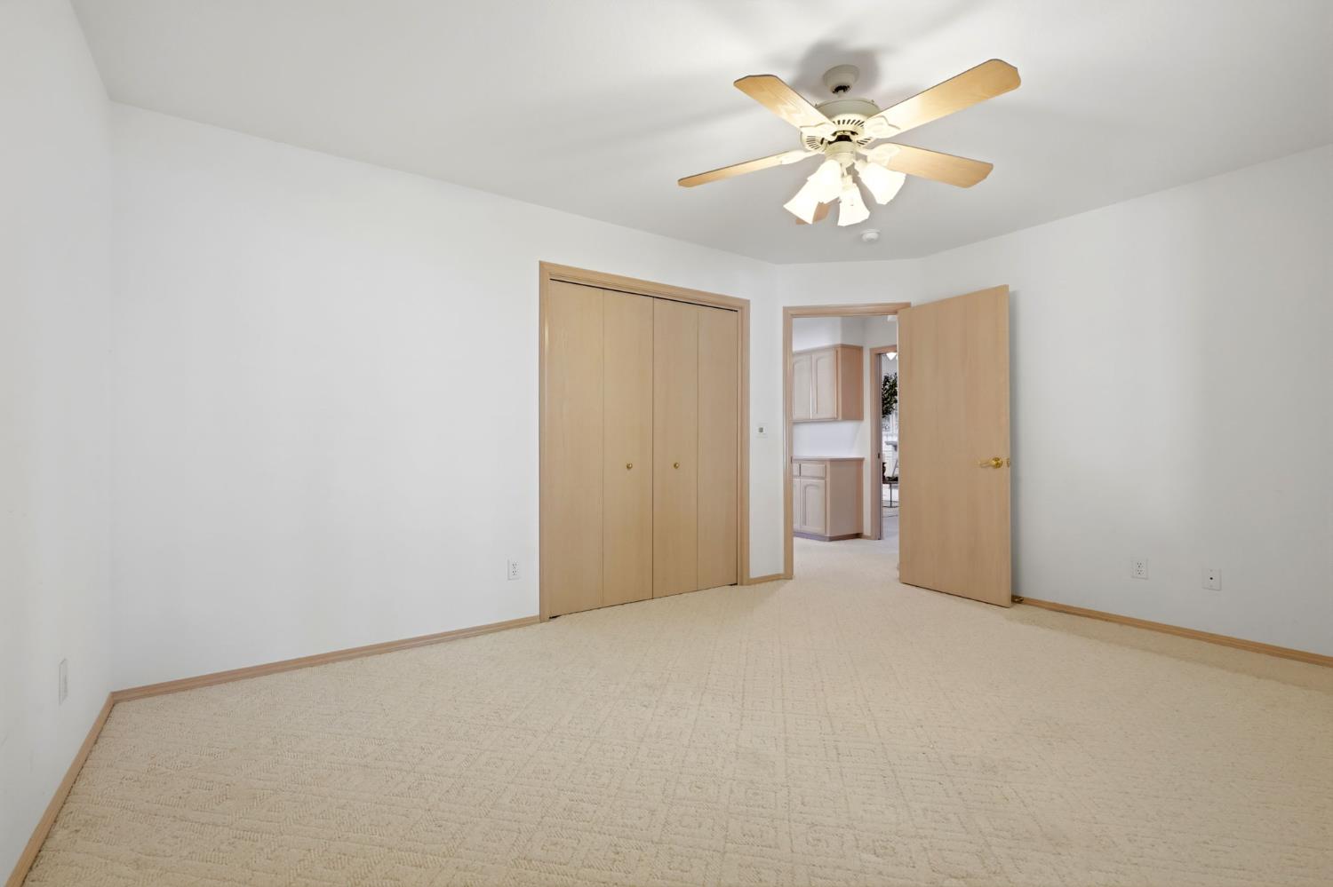 3403 E Vassar Ct, Visalia, CA 93292