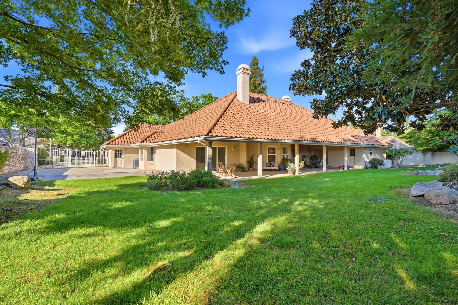 3403 E Vassar Ct, Visalia, CA 93292