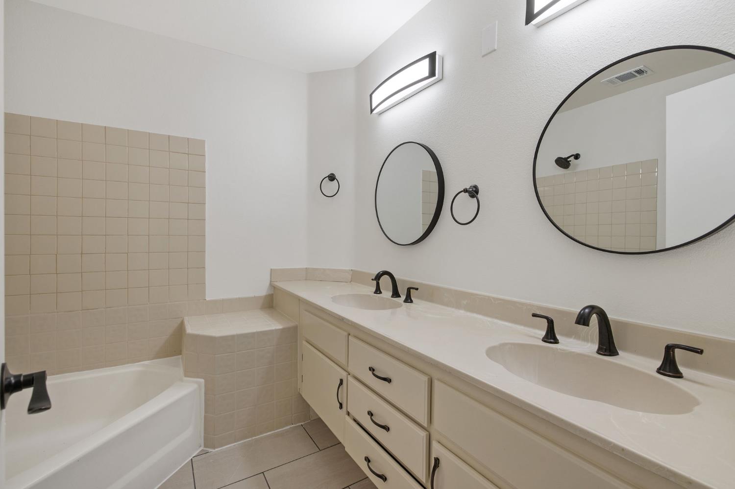 1171 State St, Hanford, CA 93230