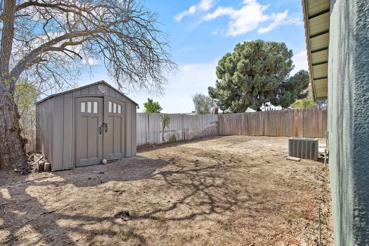 1171 State St, Hanford, CA 93230