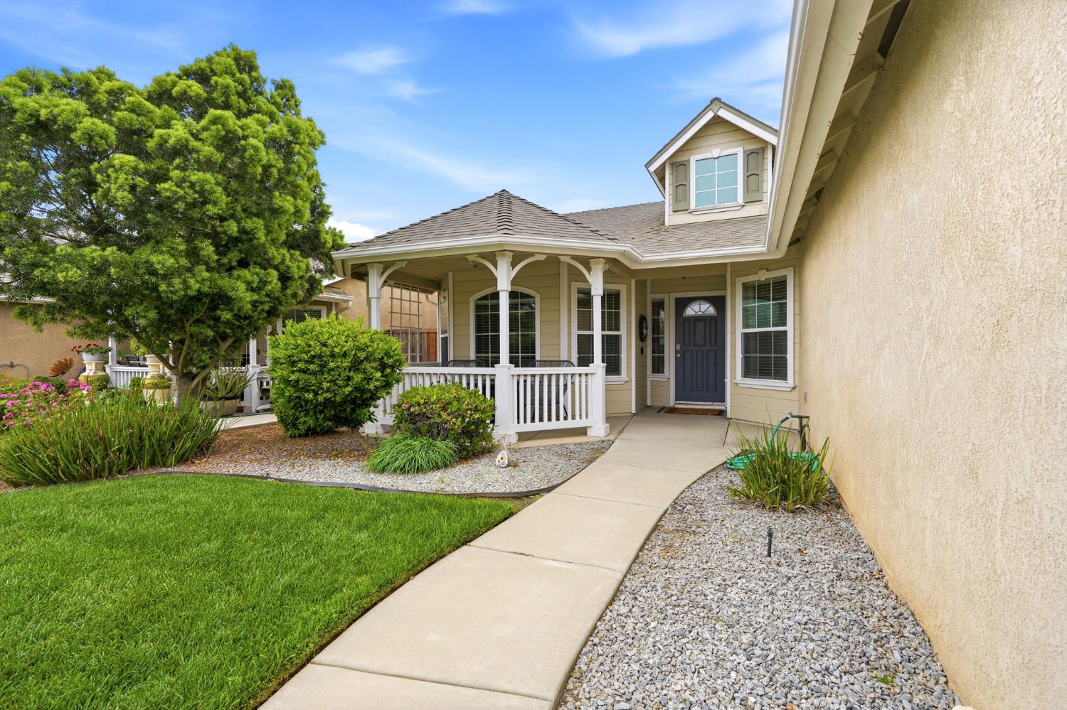 1155 W Julia Way, Hanford, CA 93230