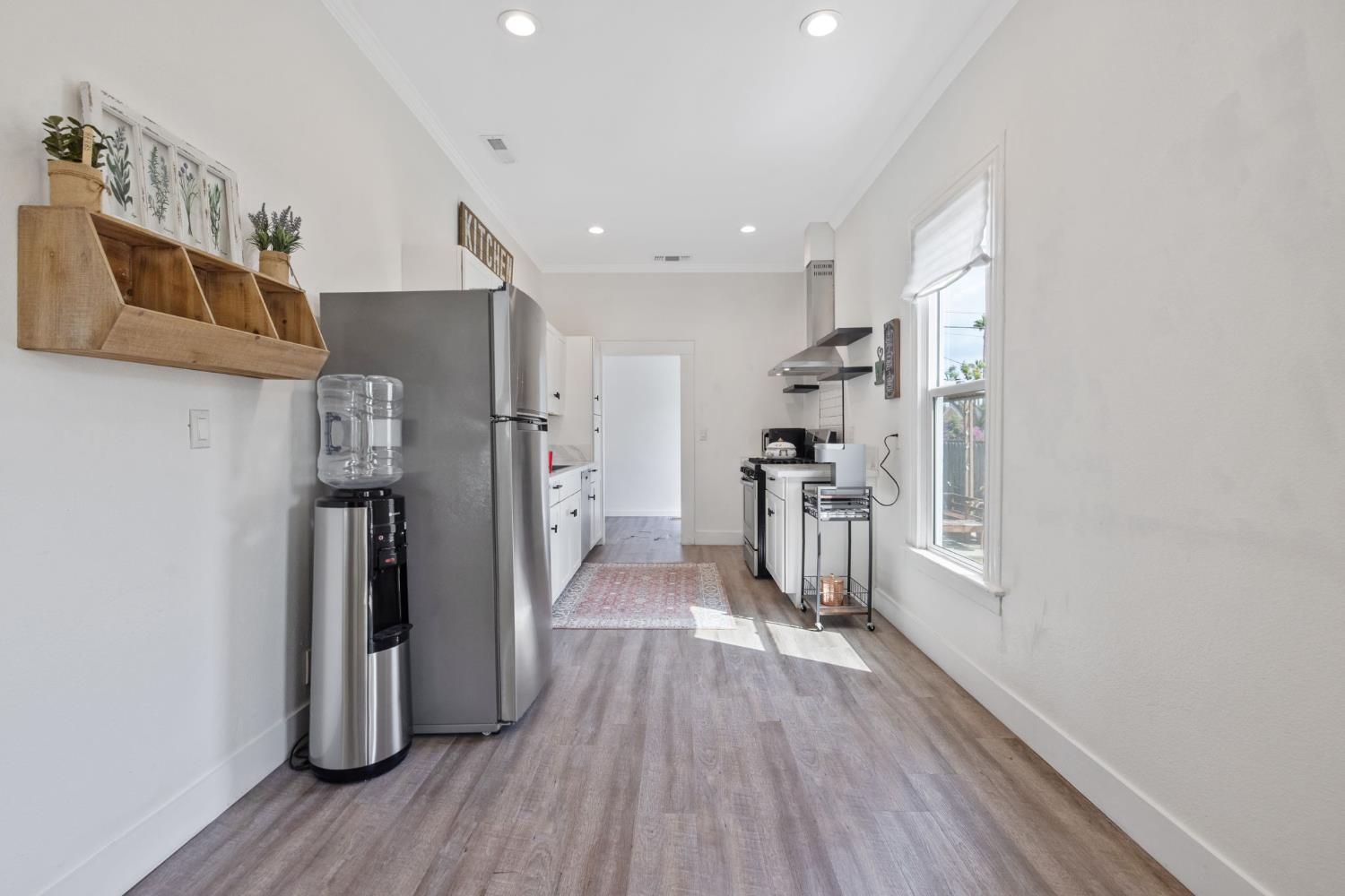 124 W Florinda St, Hanford, CA 93230