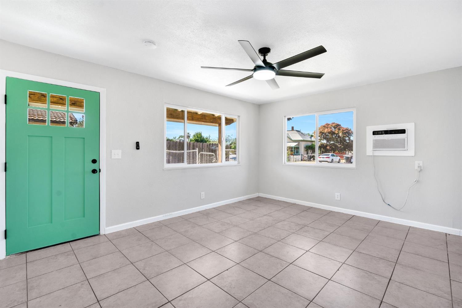 421 E 11Th St, Hanford, CA 93230