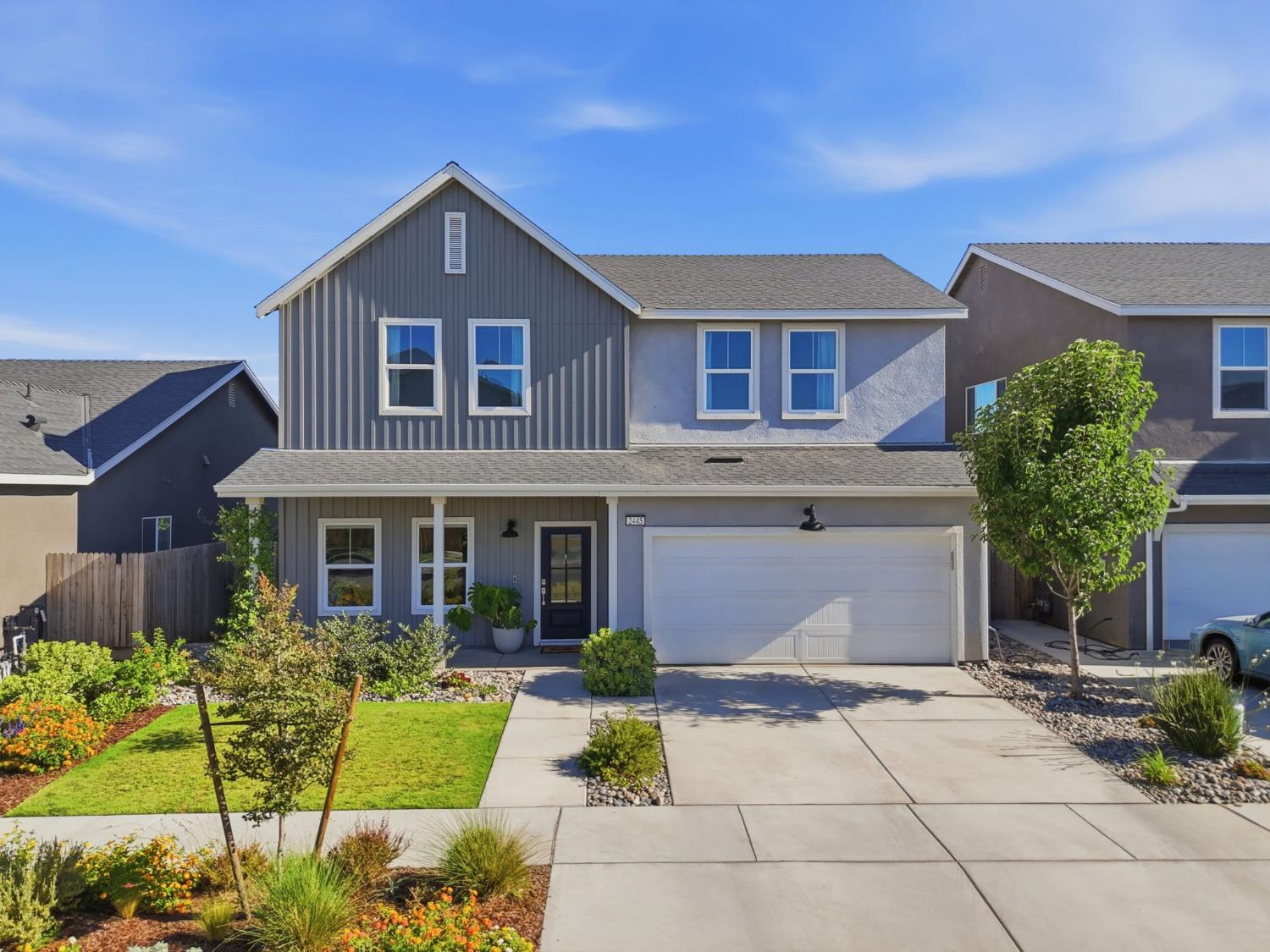 2445 W Claridge Way, Hanford, CA 93230