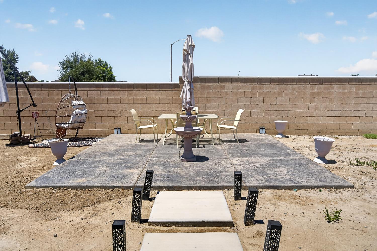 2360 N Chateau Way, Hanford, CA 93230