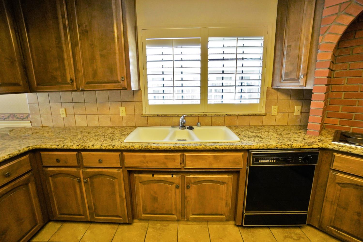 2479 Carter Way, Hanford, CA 93230