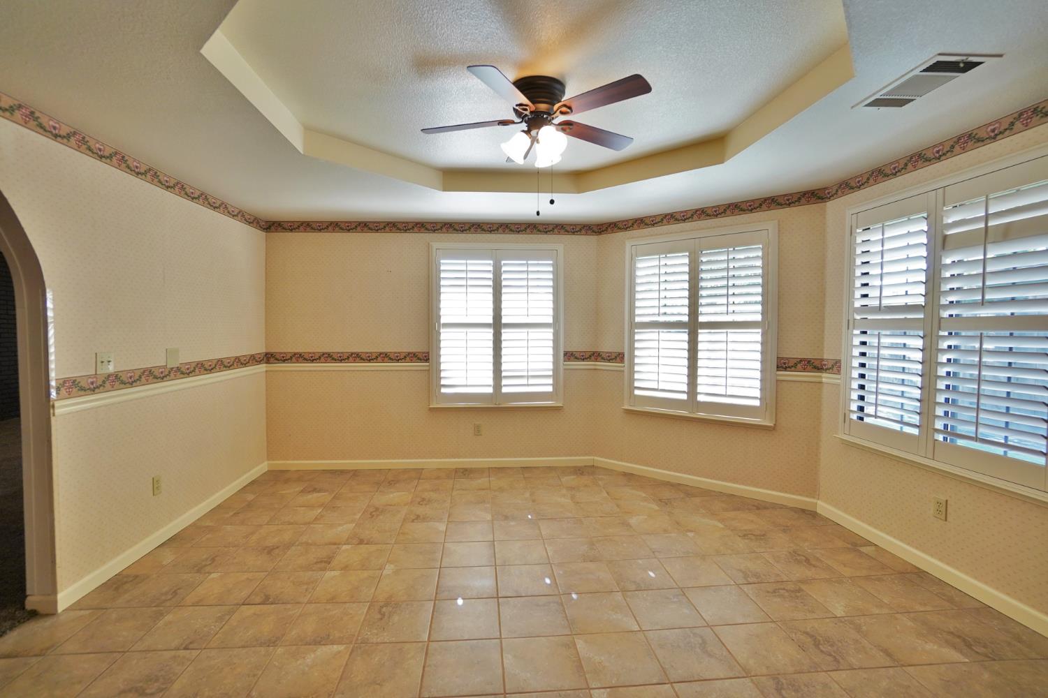 2479 Carter Way, Hanford, CA 93230