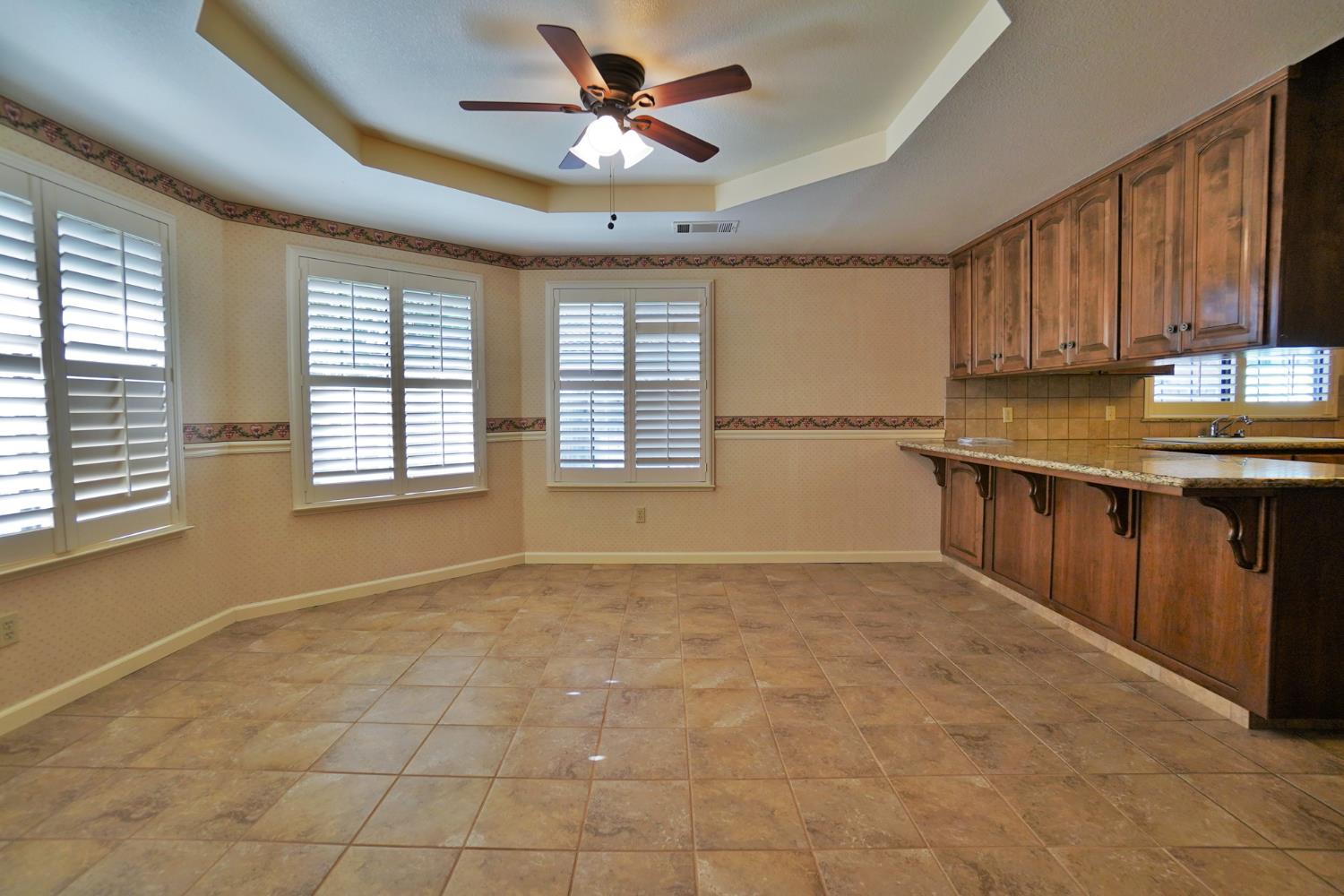 2479 Carter Way, Hanford, CA 93230