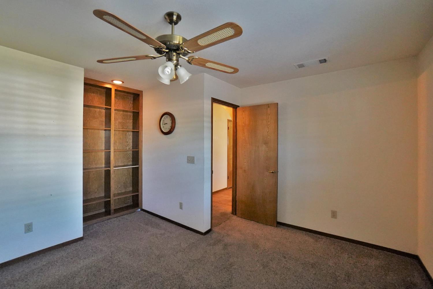 2479 Carter Way, Hanford, CA 93230