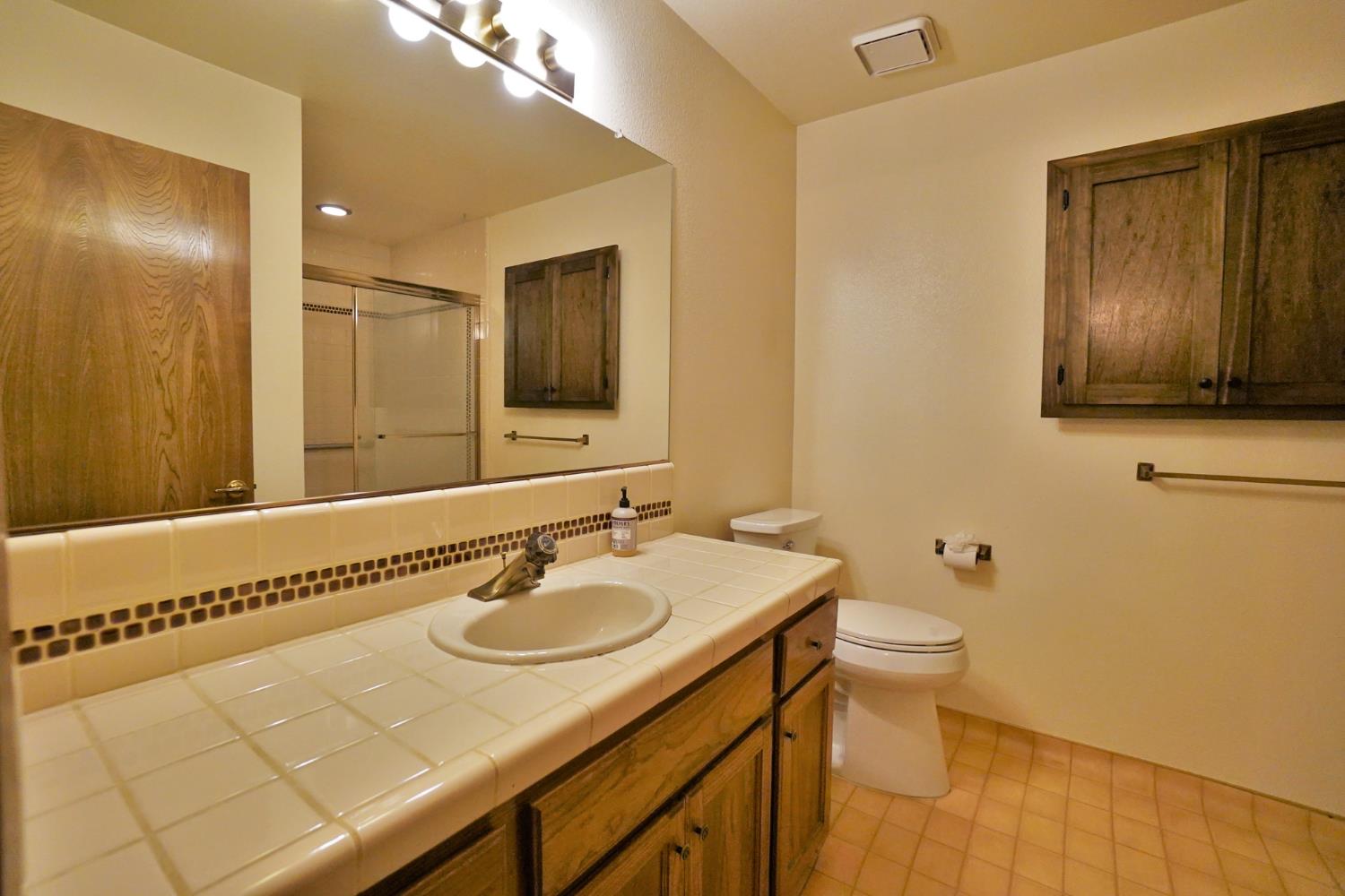 2479 Carter Way, Hanford, CA 93230