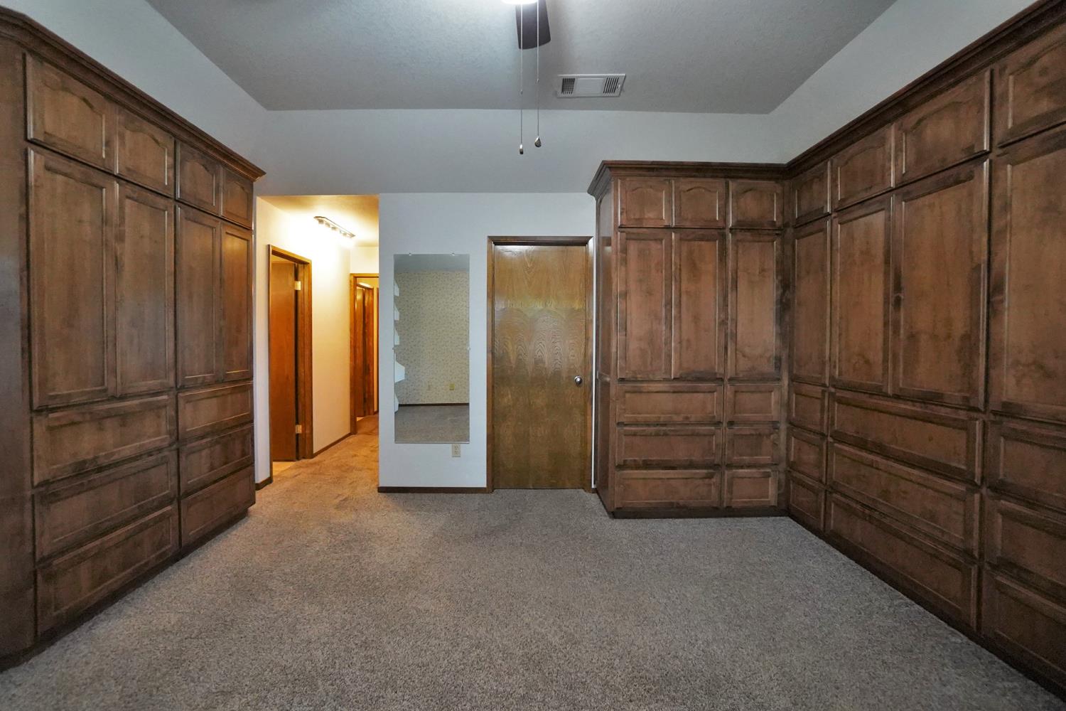2479 Carter Way, Hanford, CA 93230
