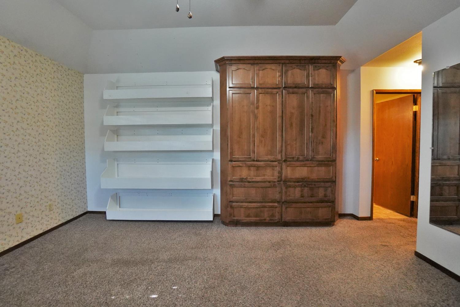 2479 Carter Way, Hanford, CA 93230